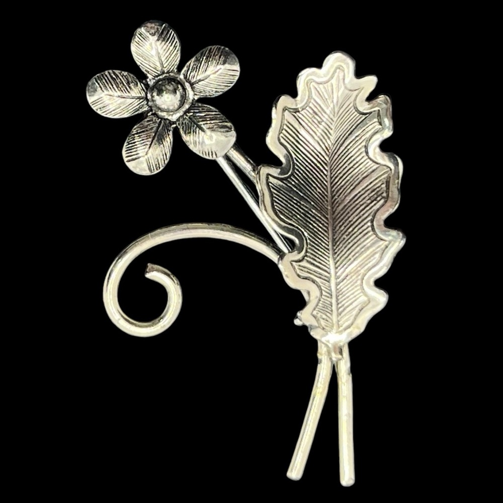 Celart signed sterling silver vintage flower leaves brooch pin